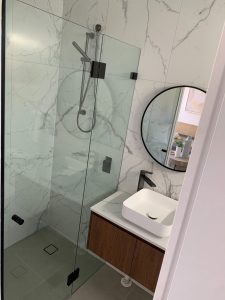 Frameless Shower Screen